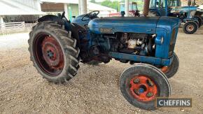 1955 FORDSON E1A Major 4cylinder TRACTOR Reg. No. 805 ASV Vendor reports, that the Fordson is sporting straight tin work, comes with V5 and a heavy-duty drawbar