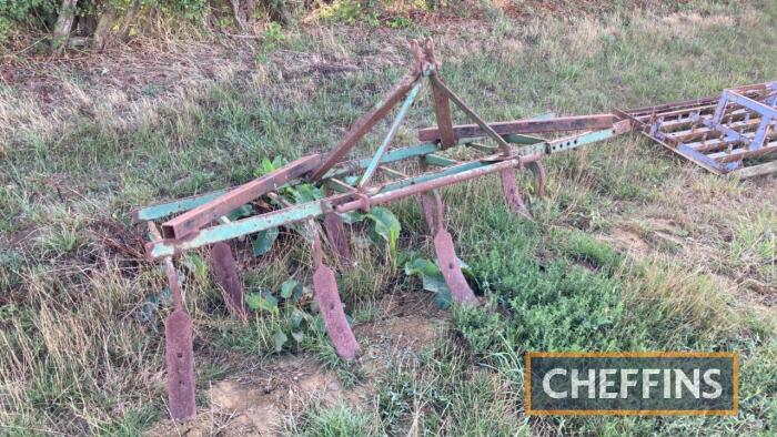 Mounted 7-leg cultivator (green), 2m