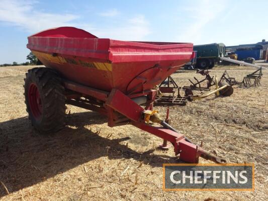 1987 KRM Bredal trailed lime/fertiliser spreader On 16.9R30 wheels and tyres Serial No. 2793