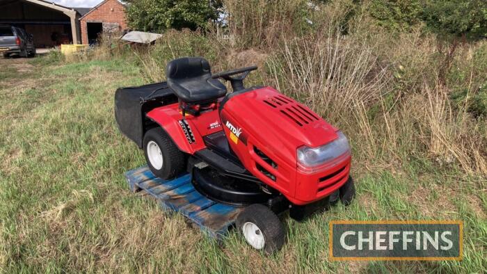 MTD RH115B ride-on lawnmower with collector