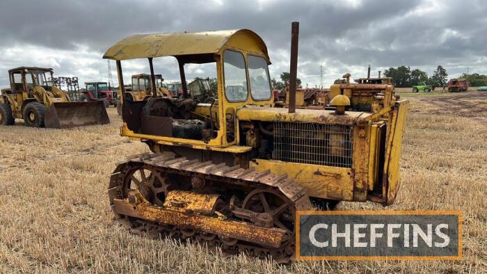 1940 CATERPILLAR D4 diesel CRAWLER TRACTOR Fitted with Donkey start Serial No. 7J2859W