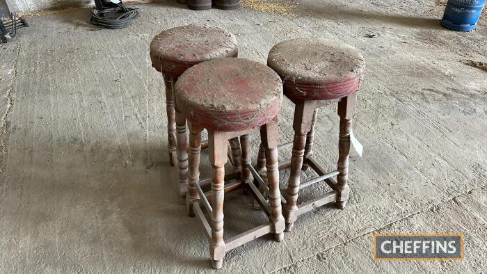 Qty bar stools