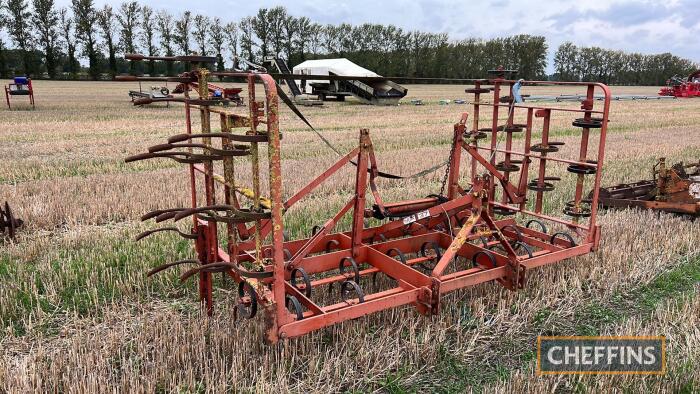 Massey Ferguson 37 mounted hydraulic folding spring tine cultivator, 6m