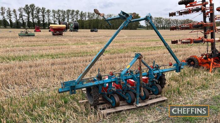 Stanhay S870 mounted 4row onion drill with bout markers