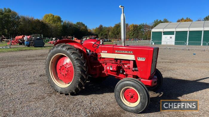 1969 INTERNATIONAL HARVESTER 523 3cylinder diesel TRACTOR Reg. No. RCW 33T