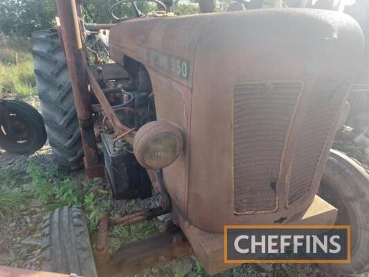 DAVID BROWN 950 4cylinder diesel TRACTOR A barn find that is reported to have good tinwork and have had one owner from new