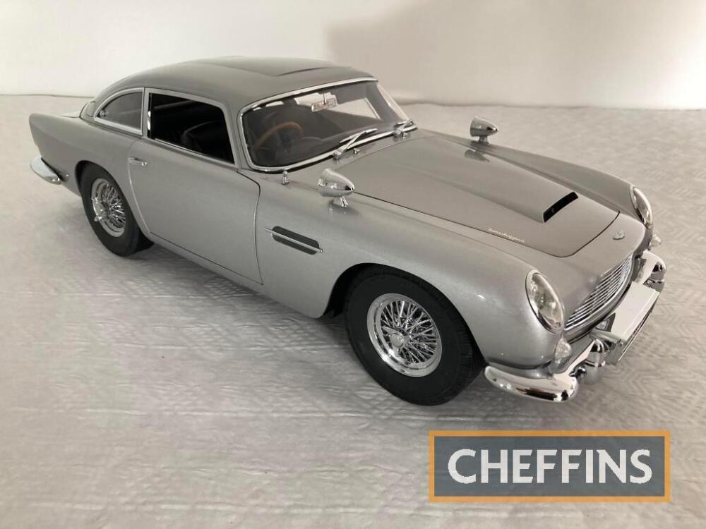 Agora Models : construisez l'Aston Martin DB5 1/8 de James Bond - PDLV