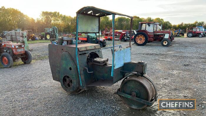 GREENS GRIFFIN single cylinder diesel ROAD ROLLER Fitted with cab