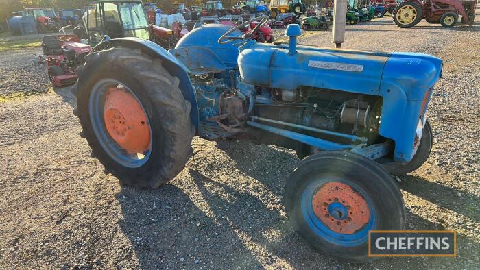 FORDSON DEXTA 3cylinder diesel TRACTOR Serial No. 957E2031 Fitted with solid drawbar, trailer tipping pipe and 12.4x28 rear and 6.00x16 front wheels and tyres