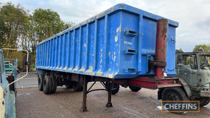 1982 York tandem axle bulk tipping trailer fitted with Wilcox aluminium body on ROR steel, gross weight 29,980kg, plating certificate in office (10% + VAT (minimum £2.50 + VAT per lot)