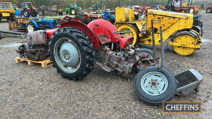 MASSEY FERGUSON 35 3cylinder diesel TRACTOR Serial No. SDF68453 Stated to be in dismantled form due to the engine requiring attention