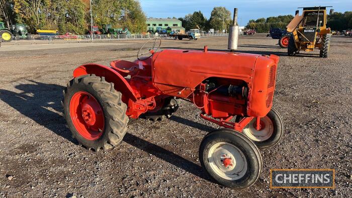 ALLIS CHALMERS D272 diesel TRACTOR Serial No. 20901