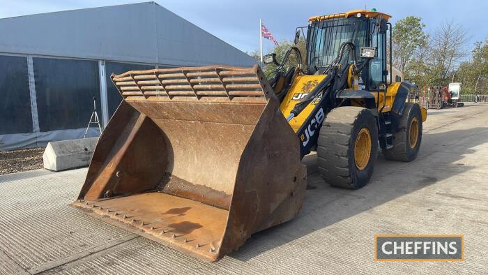 2014 JCB 437HT Loading Shovel c/w Ulric bucket, air con, auto greaser, fire suppression system fitted, one owner Hours: approx 16,000 Ser. No. JCB43700C02313094