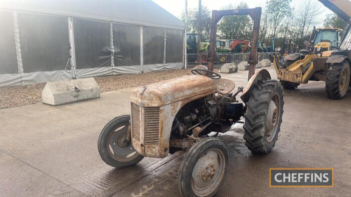 Ferguson TEF-20 4cyl. Diesel Tractor c/w roll bar Ser. No. TEF409085