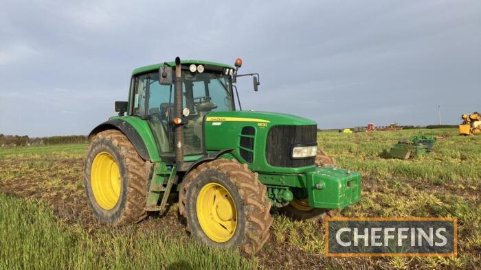 2011 JOHN DEERE 6630 PowrQuad 4wd 40kph TRACTOR Fitted with 900kg front weight, cab and front suspension on Firestone 520/70R38 rear and 420/70R28 front wheels and tyres Reg. No. AU11 DVZ Serial No. IL06630XPBG687754 Hours: 8,720 FDR: 01/08/2011