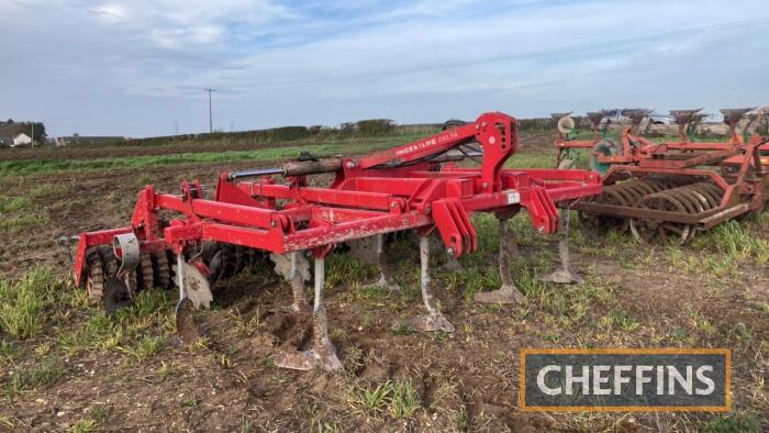 Kongskilde Delta hydraulic folding stubble cultivator, 4m Included by kind permission