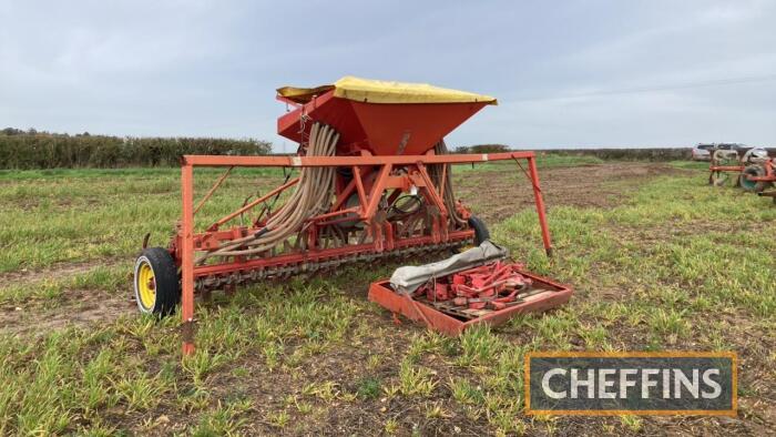 Lely/Accord piggyback drill, 4m, recently fitted with new coulters Included by kind permission