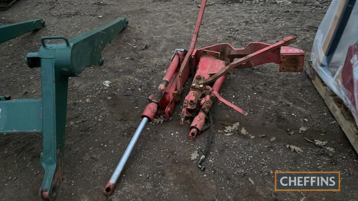 Massey Ferguson Loader Brackets & Rams