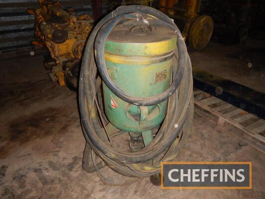 Hodge Clemco abrasive blasting machine Model No. 2040 Serial No. 2688