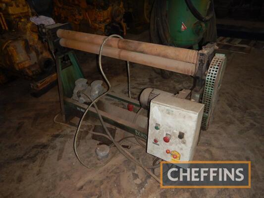 Sheet metal rolling machine