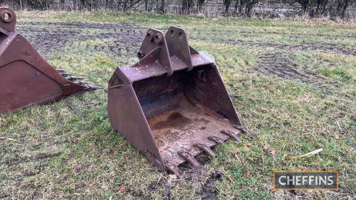 45ins excavator bucket, 65mm pins