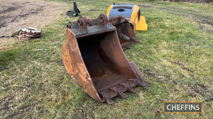 32ins excavator bucket, 65mm pins