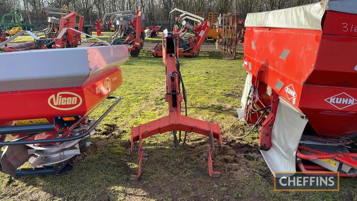 Kuhn Hydraulic Telescopic Crane Fertiliser Spreader Linkage