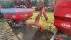 Kuhn Hydraulic Telescopic Crane Fertiliser Spreader Linkage - 7