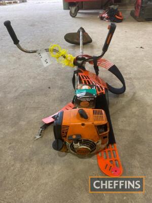 Stihl FS450 Strimmer c/w harness and spare head