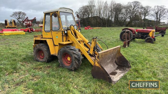 KRAMER 312SE Allrad 4wd PIVOT STEER LOADER On 12.5/80-18 wheels and tyres. Offered with cab and bucket Serial No. 111574 Hours: 6,826 (showing)