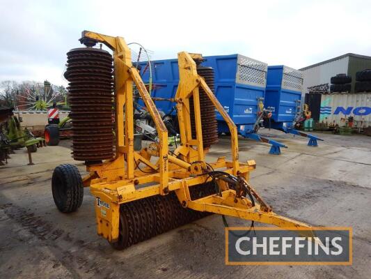 Twose trailed hydraulic verticle folding rolls with breaker rings, 5m Serial No. E304