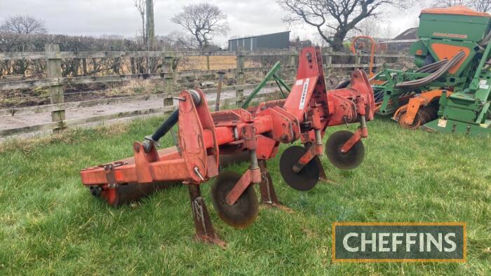 Browns mounted 3leg subsoiler with flat roll and discs, 2m