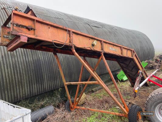 Waste soil elevator 22ft long 24' wide fitted with chevron belt, 3 phase. Location near Chatteris.