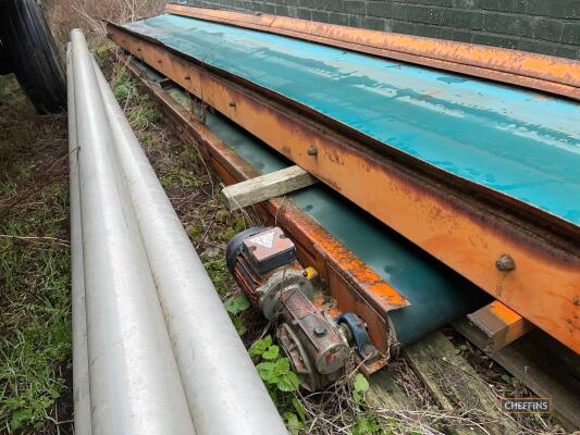 Flat conveyor 16ft long 21' wide fitted with electric motor, 3 phase NB Bottom Conveyor. Location near Chatteris.