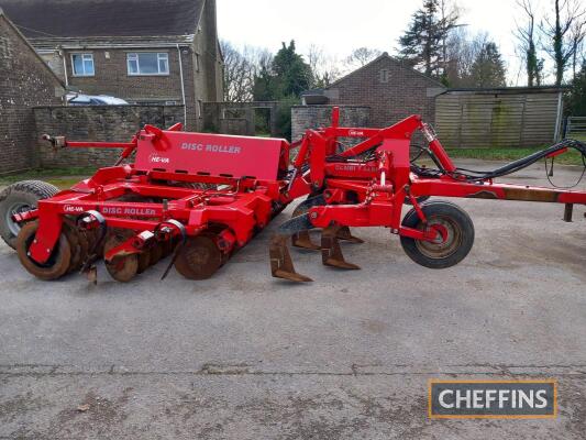 Heva 4m combilift (7 Leg) disc roller, hydraulic folding. Hydraulic adjustment of disc depth and leg depth, shear bolt protected legs, rear packer roller. Working lights and brakes. Serial No 200427, Year 2010. Location near Dorchester, Dorset.