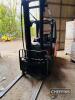 Linde H20 industrial forklift diesel engine with side shift and roll frame cab. 23x9-10 solid front wheels, 6.50-10 solid rears. Hours 9234, Serial No. H2X392R02089 Year 2004. Location Near Didcote, Oxfordshire - 10