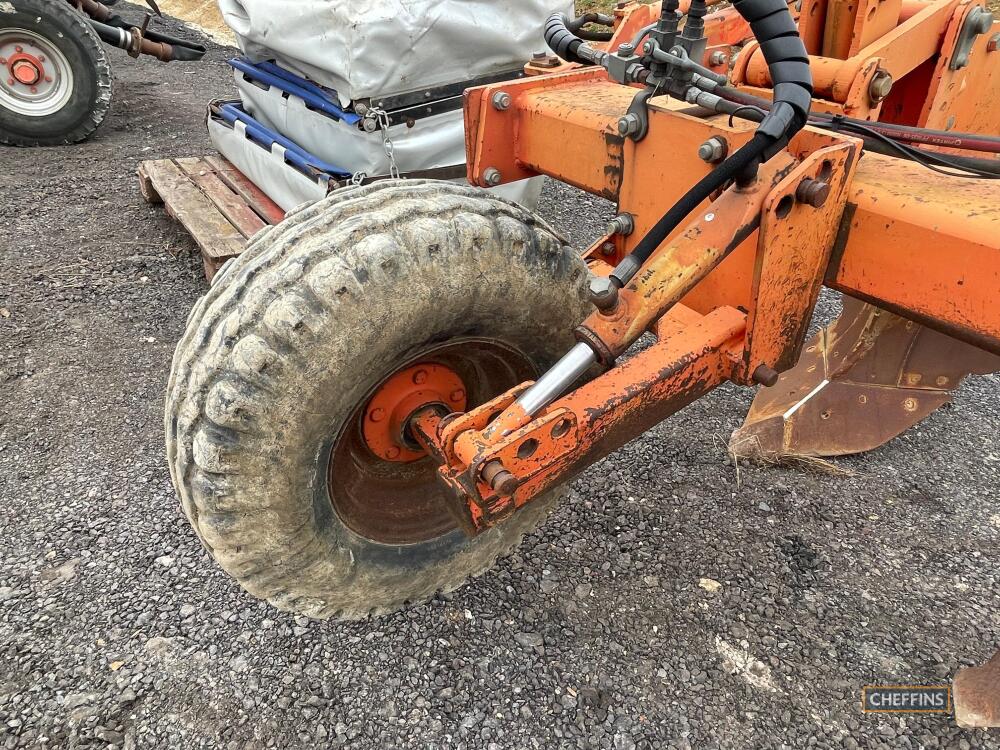 Grimme 4 bodied hydraulic folding bedformer, 4 deep ridger bodies ...