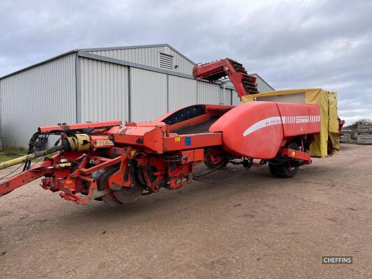 Grimme GZ1700 DL1 2 row trailed potato harvester, full width digging (centre discs supplied loose), diablos with depth sensing, 40mm main web, rocker and rotary agitation of main web, 40mm second web, RS roller separator, in-line four person picking tabl