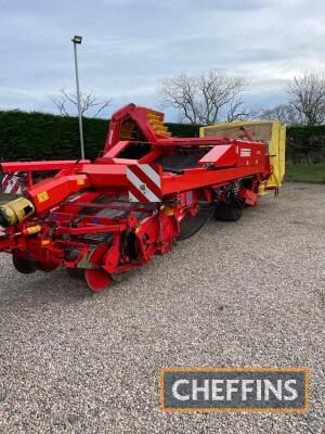 Grimme GZ1700 DL1, 2 row potato harvester. Full width share, 36mm main web, 32mm 2nd web, RS roller separator, picking table, hydraulic wheel drive, steering with self centering, levelling c/w ATM. Year 2002. Location Banff, Aberdeenshire.