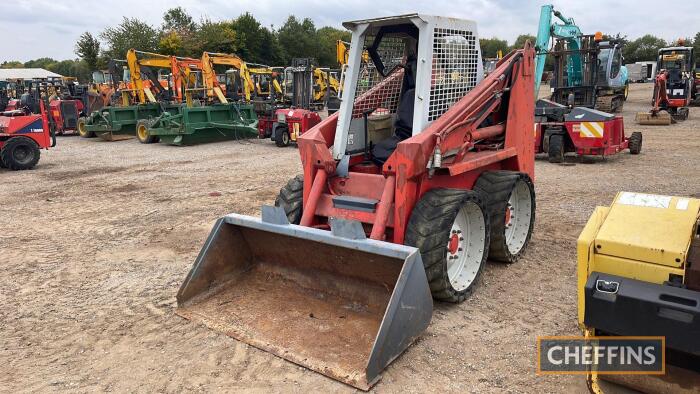 Gehl 5625 Skid Unit c/w bucket