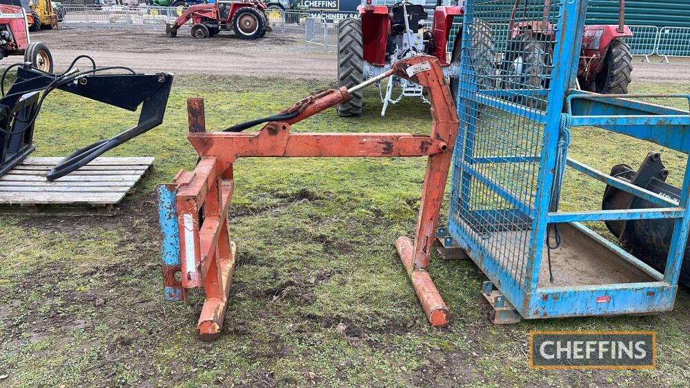 Brown Bale Squeeze Agricultural Machinery To Be Held At The Machinery 