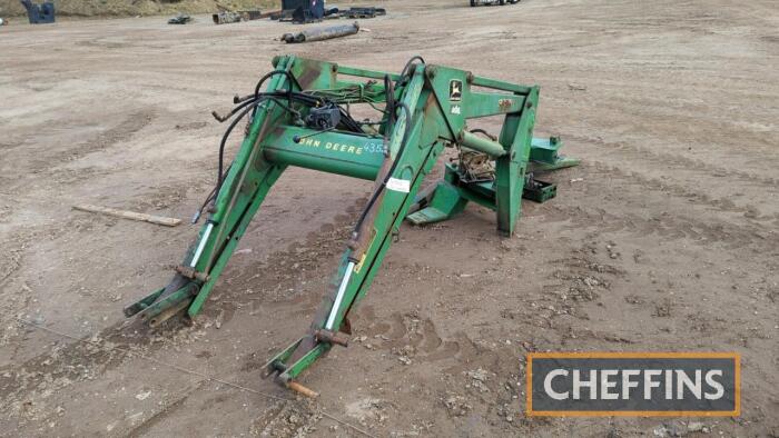 John Deere 245 Loader 
<br/>c/w brackets 
<br/>Ex JD 2140