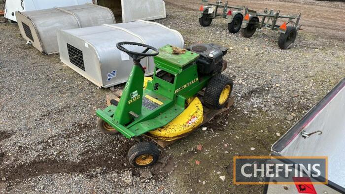 John Deere Ride on Mower UNRESERVED LOT