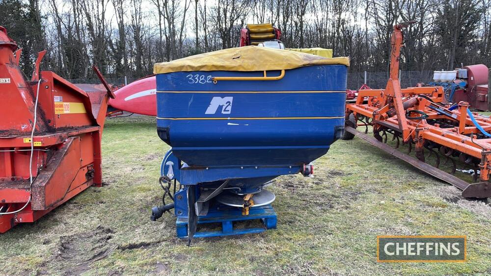 2007 KRM M2 Plus Fertiliser Spreader c/w E2 & E6 veins, calibration kit