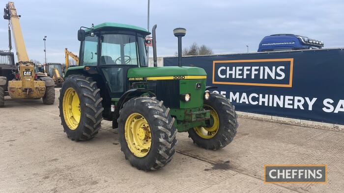 John Deere 3050 4wd Tractor c/w 40k, registration documents to be supplied by the vendor Reg. No. H821 WBV Ser. No. 3050S *L03050C704863