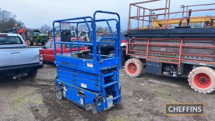 Upright MX15/19 Scissor Lift c/w sliding deck