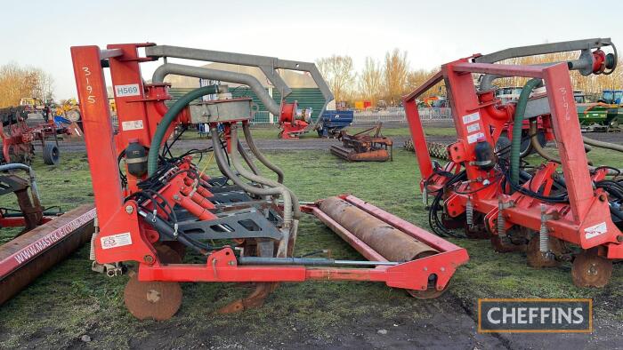 2017 Mastek Slurry Mate 5 leg Cultivator c/w slurry injectors, front spring loaded discs, hydraulic autoreset subsoiler tines and hydraulic adjustable rear flat press roller. Hydraulic slurry macerator distribution head and pipe guide bracket. Ser. No.