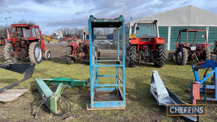 Man Cage UNRESERVED LOT