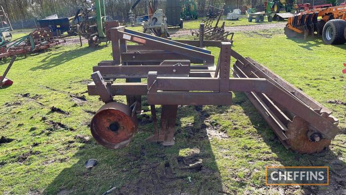 3 Leg Subsoiler c/w rear crumbler roller