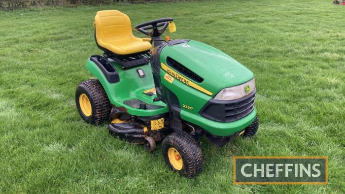 John Deere X120 42ins ride-on mower